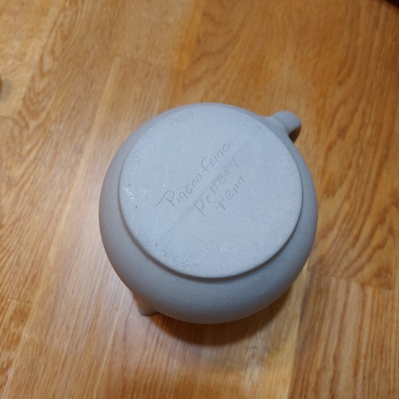 Pigeon Forge Pottery Small Pitcher 40oz Capacity - Picture 4 of 9